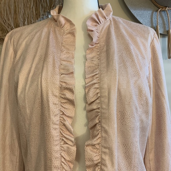 S O L D Chico’s size 1 lightweight lined jacket with ruffle EUC - Picture 2 of 6